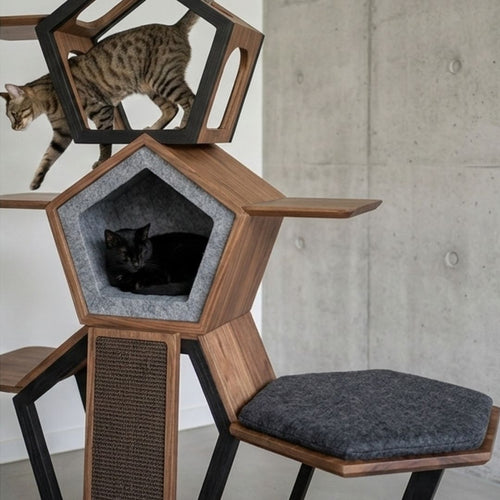 Arbre à chat en bois naturel – Modèle Pentacle